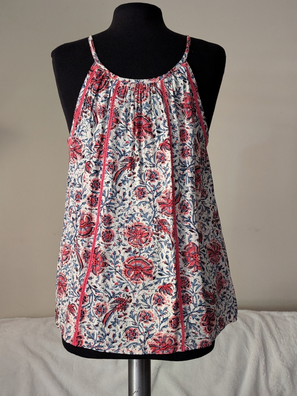 Solitaire Coral, Blue, and White Floral Crochet-Trim Halter Camisole - Picture 5 of 9